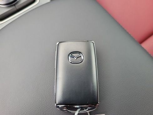 New 2026 MAZDA MAZDA3 Hatchback w/Premium Plus Pkg image 33