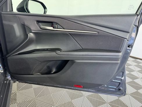 Used 2025 Toyota Camry LE FWD image 30