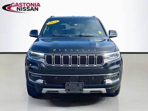 Used 2024 Jeep Wagoneer L Series II w/ Flexible Seating Group image 2