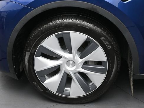 Used 2023 Tesla Model Y Long Range AWD/4WD image 34
