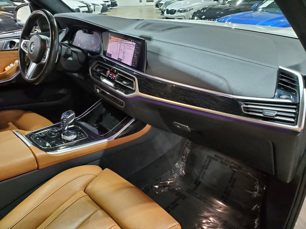 Used 2019 BMW X7 xDrive50i w/ M Sport Package AWD/4WD image 15