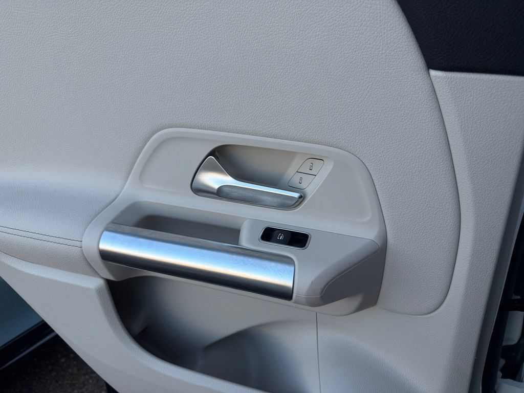 Certified 2022 Mercedes-Benz GLA 250 w/ Premium Package Lite image 27
