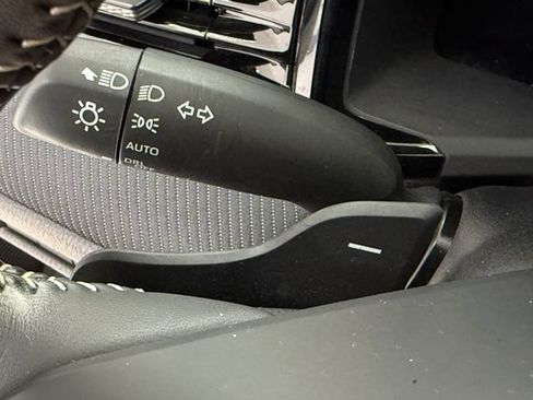 Used 2025 Toyota Camry SE FWD image 14