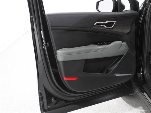 Used 2023 Kia Sportage X-Line w/ X-Line Premium Package image 4