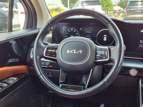 Used 2022 Kia Carnival SX Prestige FWD image 18