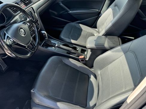 Used 2018 Volkswagen Passat 2.0T R-Line image 7