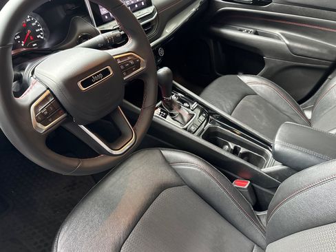 Used 2024 Jeep Compass Trailhawk image 9