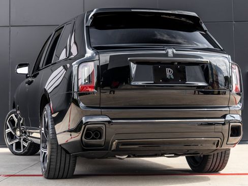 New 2027 Rolls-Royce Cullinan Black Badge AWD/4WD image 9
