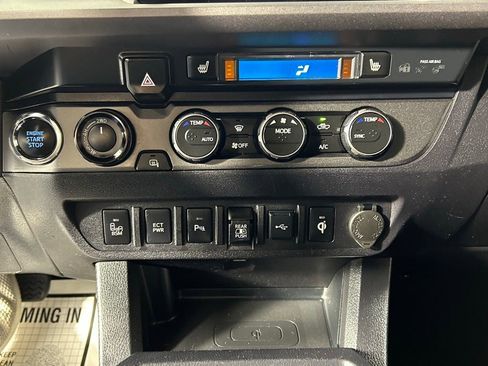 Used 2020 Toyota Tacoma TRD Sport w/ TRD Premium Sport Package AWD/4WD image 20