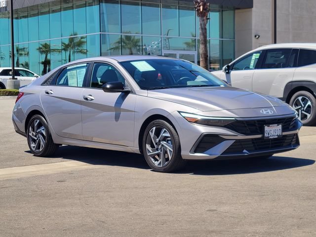 Certified 2025 Hyundai Elantra SEL FWD image 35
