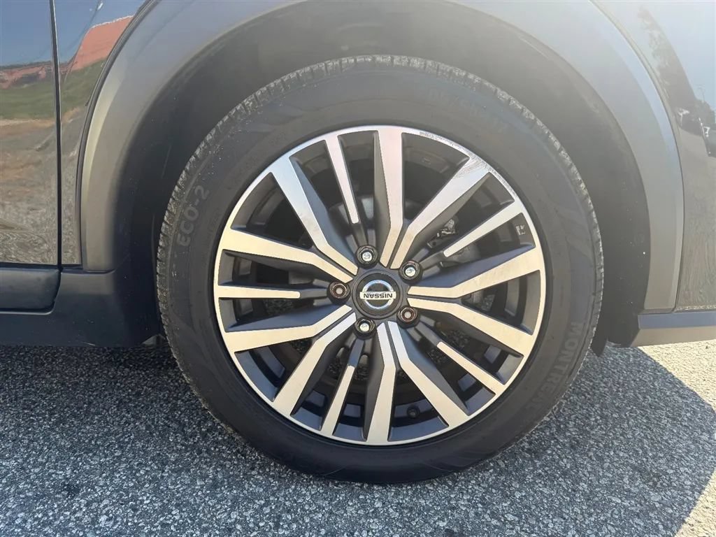 Used 2021 Nissan Kicks SV FWD image 34