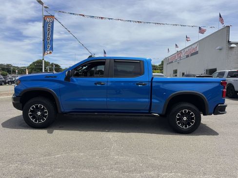 Used 2023 Chevrolet Silverado 1500 ZR2 w/ Technology Package AWD/4WD image 11