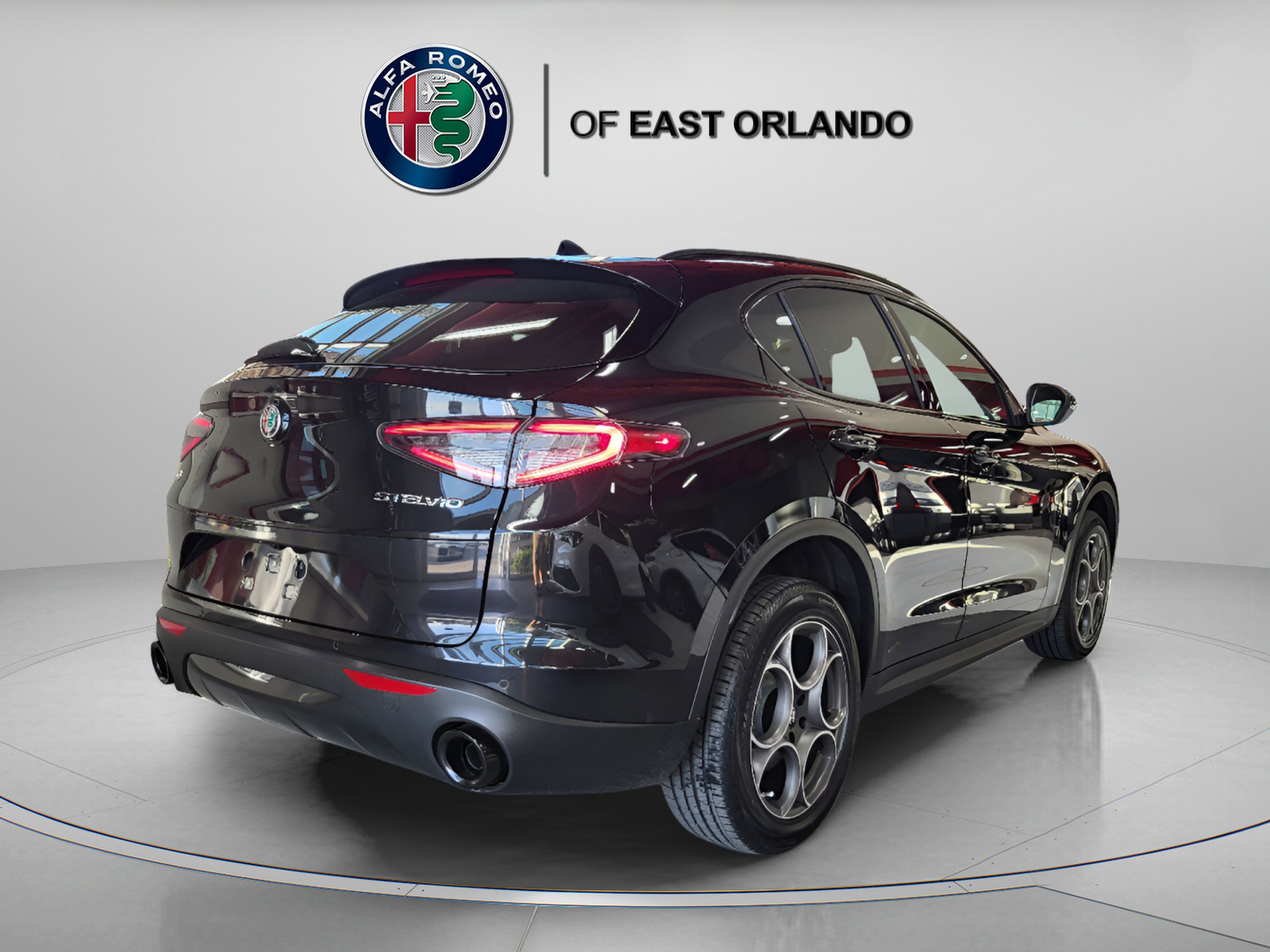 New 2025 Alfa Romeo Stelvio Sprint AWD/4WD image 8