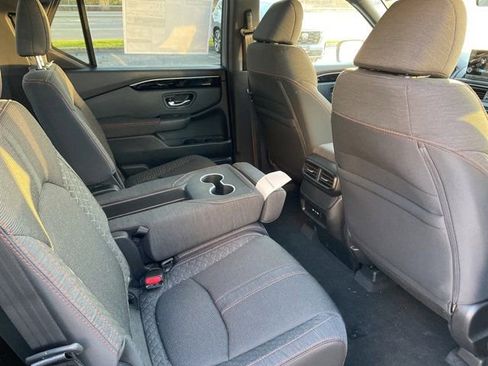 New 2025 Honda Pilot Sport image 13