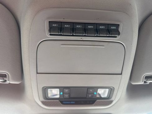 Used 2023 Ford F550 4x4 Regular Cab Super Duty w/ XLT Value Package image 33
