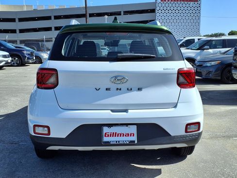 Used 2020 Hyundai Venue SEL FWD image 23