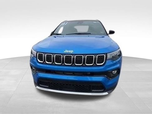 Used 2023 Jeep Compass Limited AWD/4WD image 3