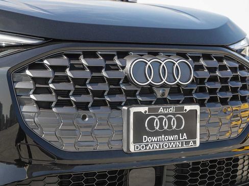 Used 2025 Audi Q5 Premium w/ Convenience Package AWD/4WD image 5