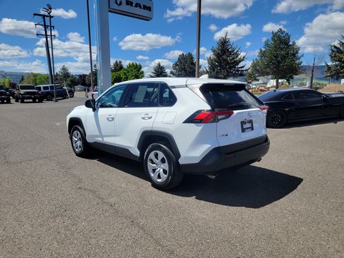 Used 2023 Toyota RAV4 LE AWD/4WD image 12