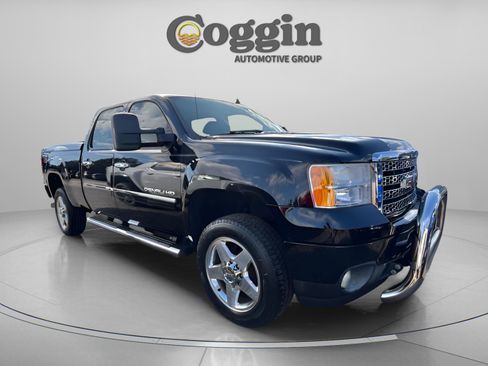Used 2013 GMC Sierra 2500 Denali w/ Suspension Package, Off-Road image 8
