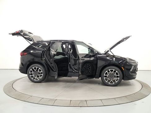 Used 2025 Chevrolet Blazer RS image 16