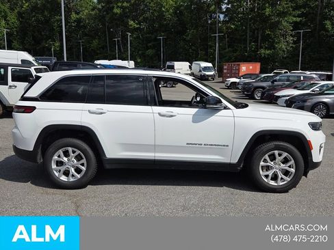 Used 2023 Jeep Grand Cherokee Limited AWD/4WD image 14