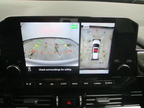 New 2025 Nissan Pathfinder SL image 24