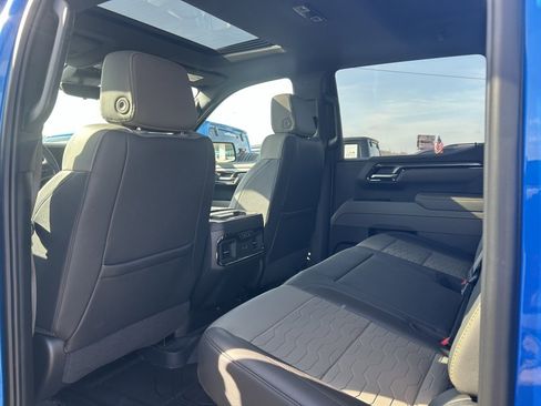 Used 2025 Chevrolet Silverado 1500 ZR2 w/ Technology Package image 8