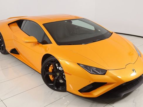 Used 2022 Lamborghini Huracan EVO image 22