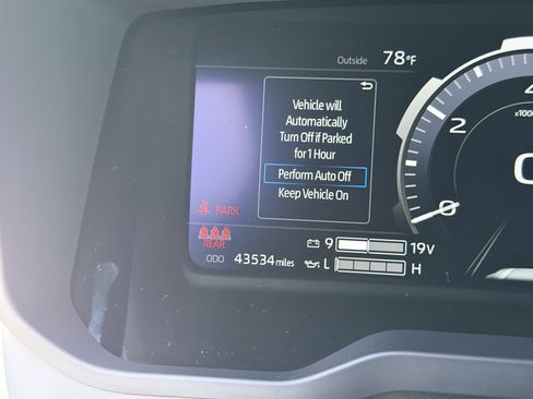 Used 2022 Toyota Tundra Capstone image 32