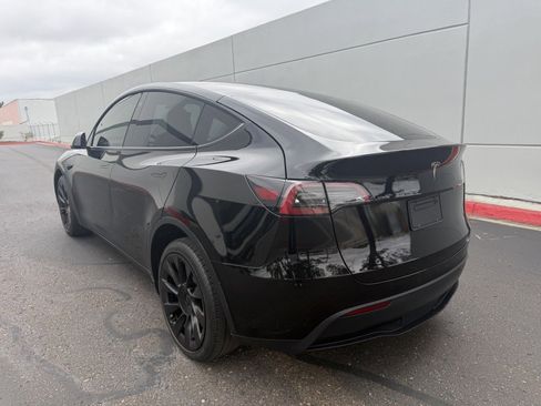 Used 2023 Tesla Model Y Long Range AWD/4WD image 4