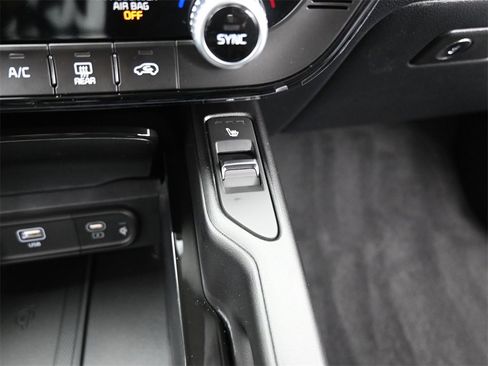 New 2025 Kia Telluride S image 31