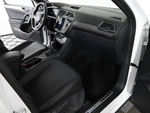 Used 2024 Volkswagen Tiguan SE R-Line FWD image 10