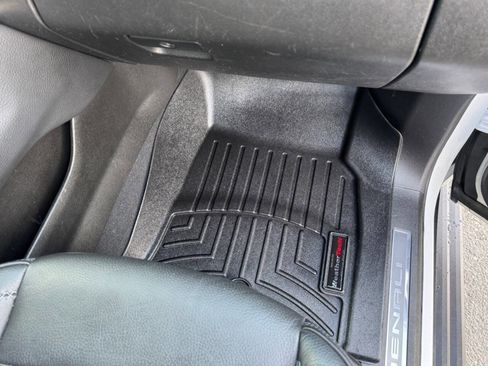 Used 2021 GMC Yukon Denali w/ Denali Premium Package image 20