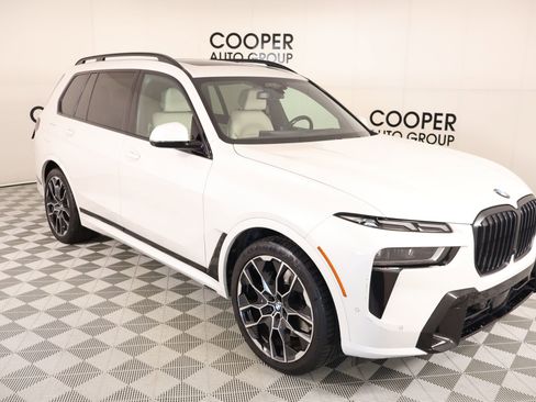 Used 2023 BMW X7 xDrive40i w/ M Sport Package AWD/4WD image 1
