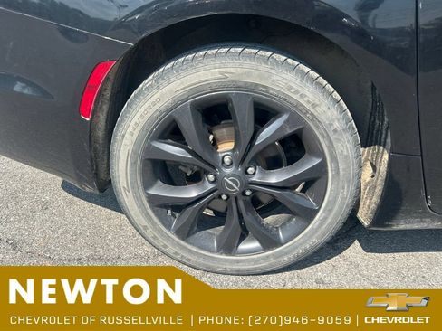 Used 2019 Chrysler Pacifica Touring Plus w/ S Appearance Package FWD image 11