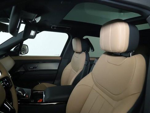 Used 2025 Land Rover Range Rover Sport Dynamic SE image 18
