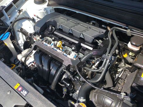 Used 2025 Hyundai Venue SEL FWD image 33