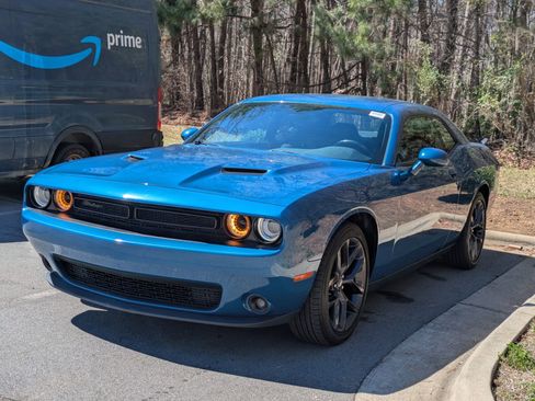 Used 2020 Dodge Challenger SXT w/ Blacktop Package image 6