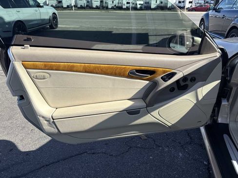 Used 2005 Mercedes-Benz SL 500 image 10