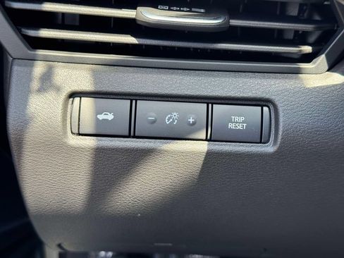 Certified 2025 Nissan Altima 2.5 SR FWD image 19