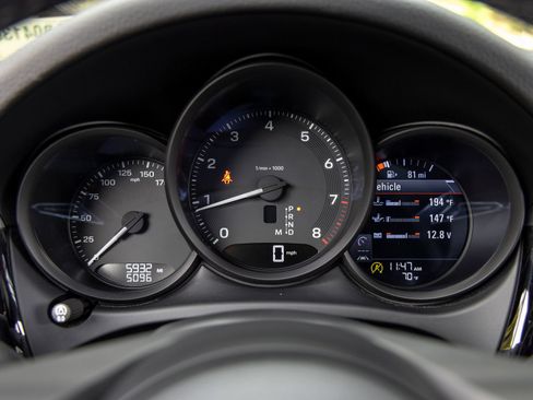 Certified 2026 Porsche Macan AWD/4WD image 33