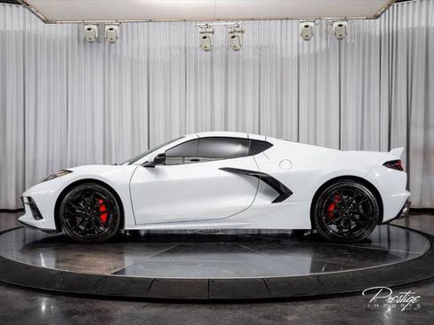 Used 2024 Chevrolet Corvette Stingray Premium Cpe w/ Z51 Performance Package RWD image 8