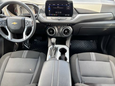 Used 2025 Chevrolet Blazer LT FWD image 14