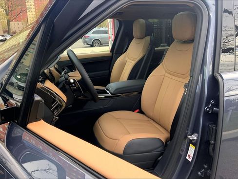 New 2026 Land Rover Range Rover Sport Dynamic SE AWD/4WD image 9