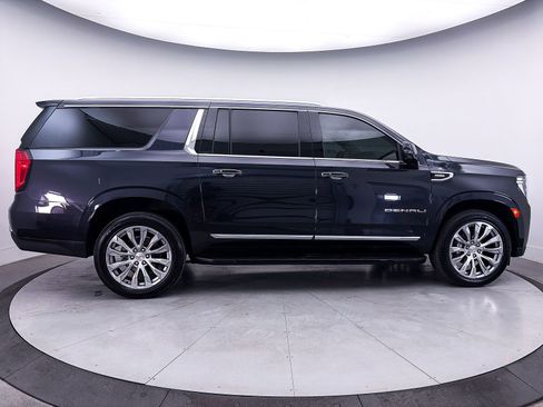 Used 2023 GMC Yukon XL Denali AWD/4WD image 44