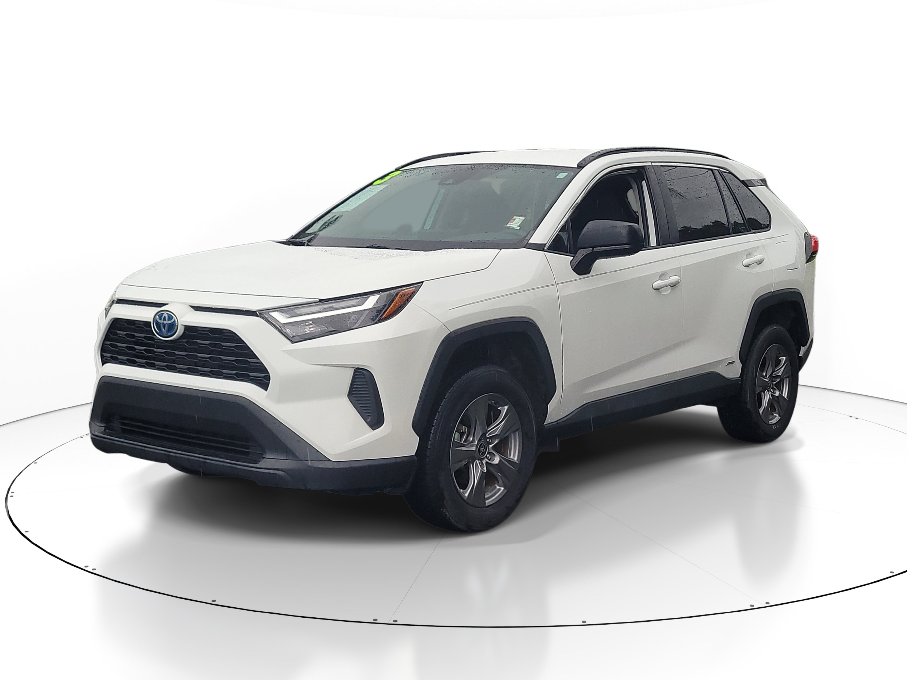 Used 2023 Toyota RAV4 LE AWD/4WD image 3