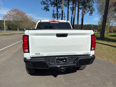 Used 2025 Chevrolet Colorado ZR2 image 4