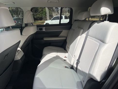 Used 2024 Hyundai Santa Fe SE image 8