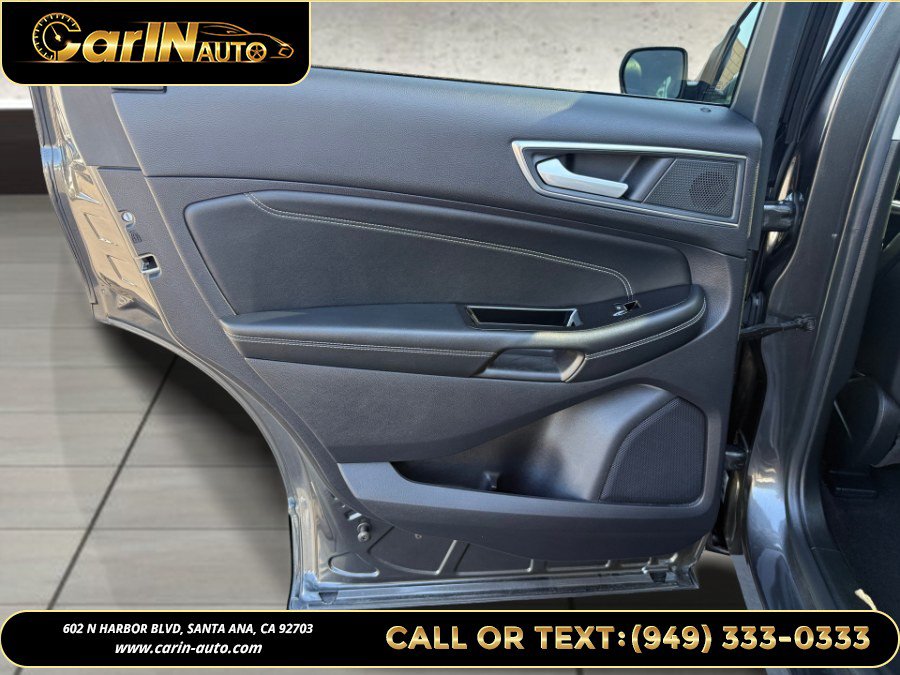 Used 2020 Ford Edge Titanium FWD image 28